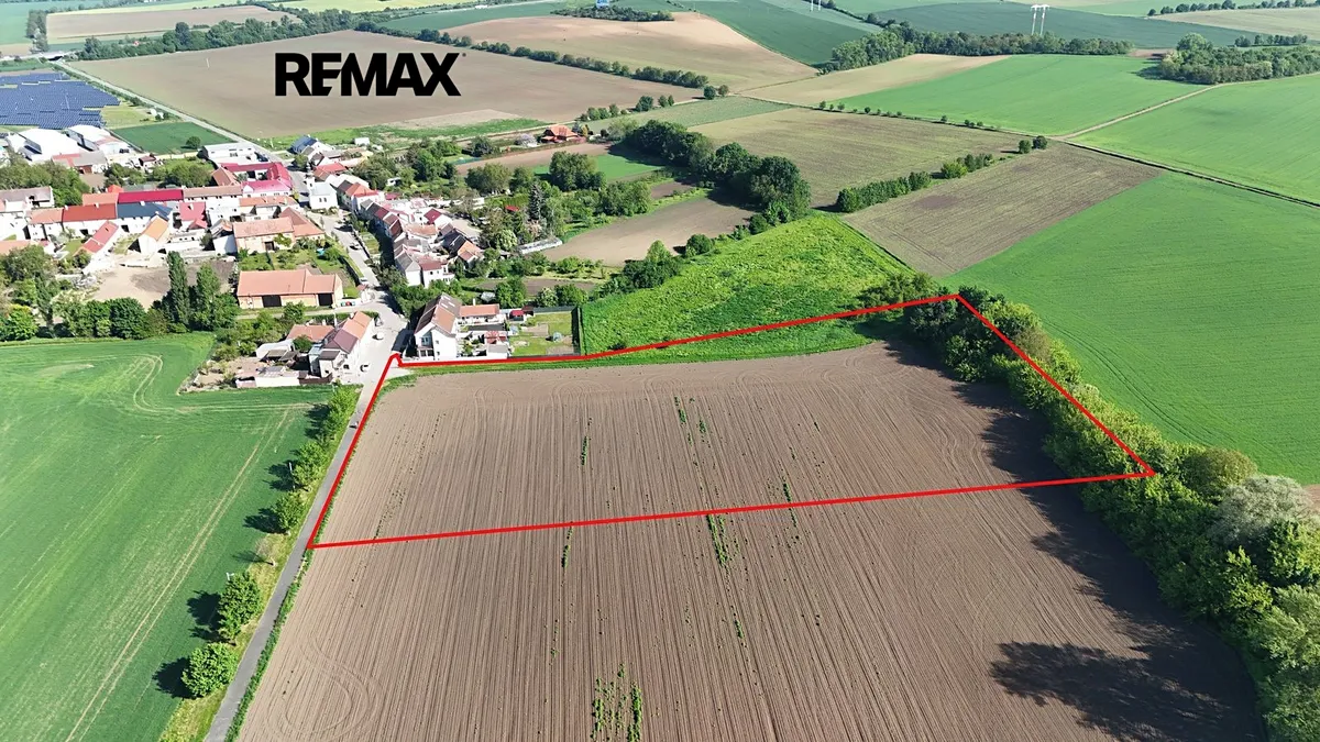 Prodej pole 13726 m²